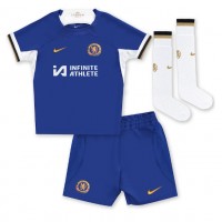 Billiga Chelsea Axel Disasi #2 Barnkläder Hemma fotbollskläder till baby 2023-24 Kortärmad (+ Korta byxor)